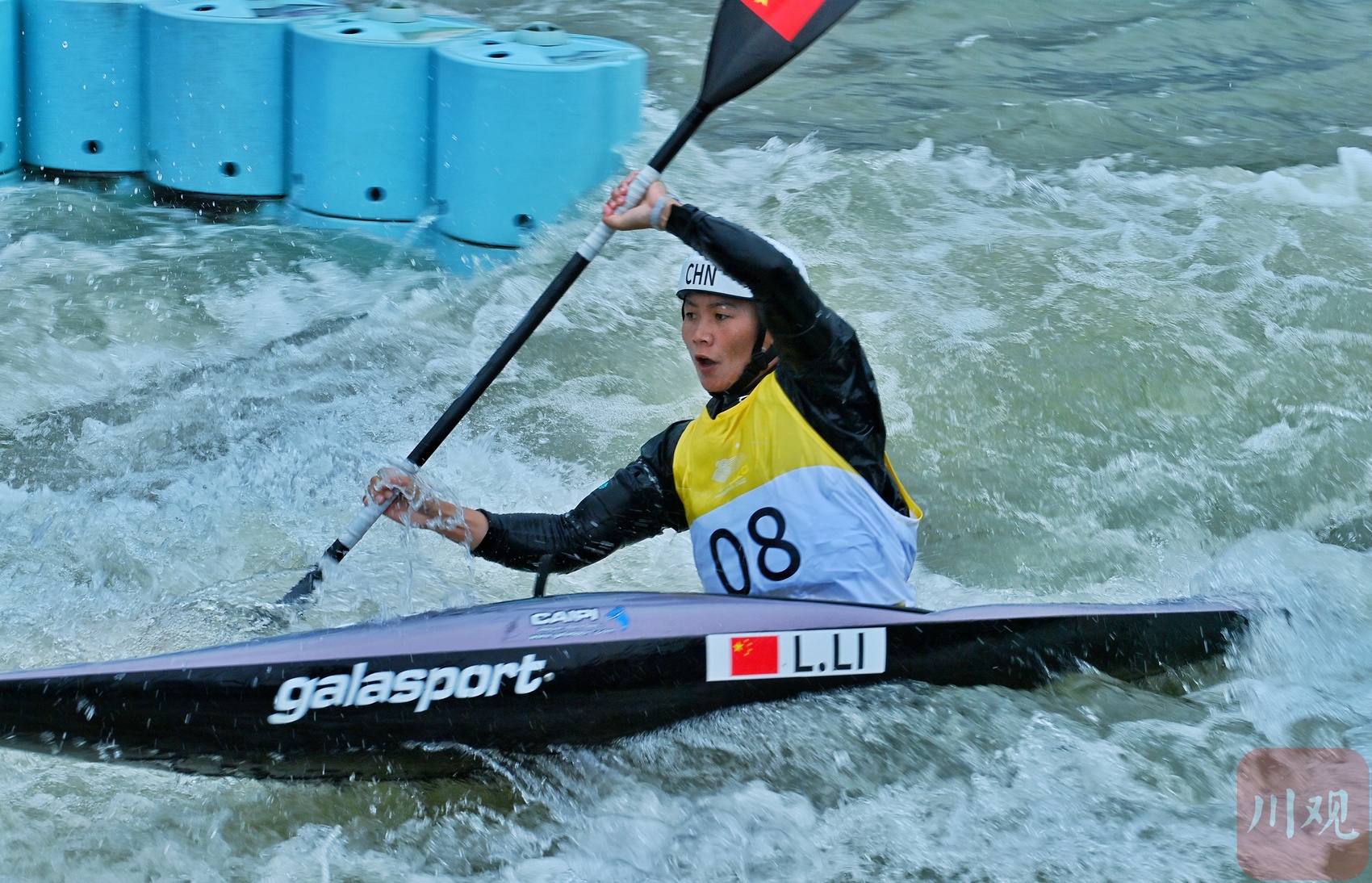皮划艇选手劈波斩浪,驰骋江河的简单介绍 皮划艇选手劈波斩浪,驰骋江河的简单介绍
