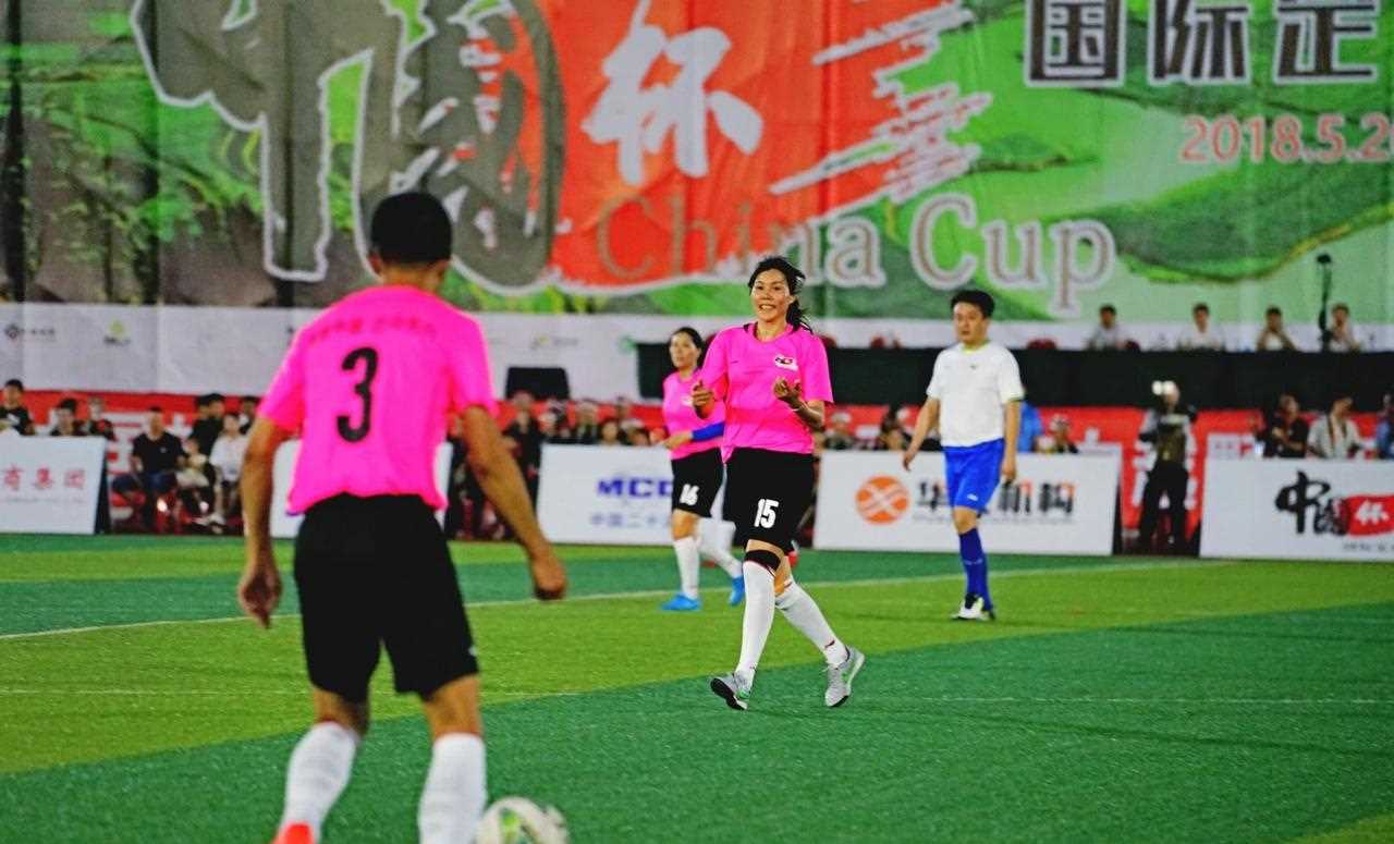 包含激情澎湃!球场边的赞叹之声的词条 包含激情澎湃!球场边的赞叹之声的词条