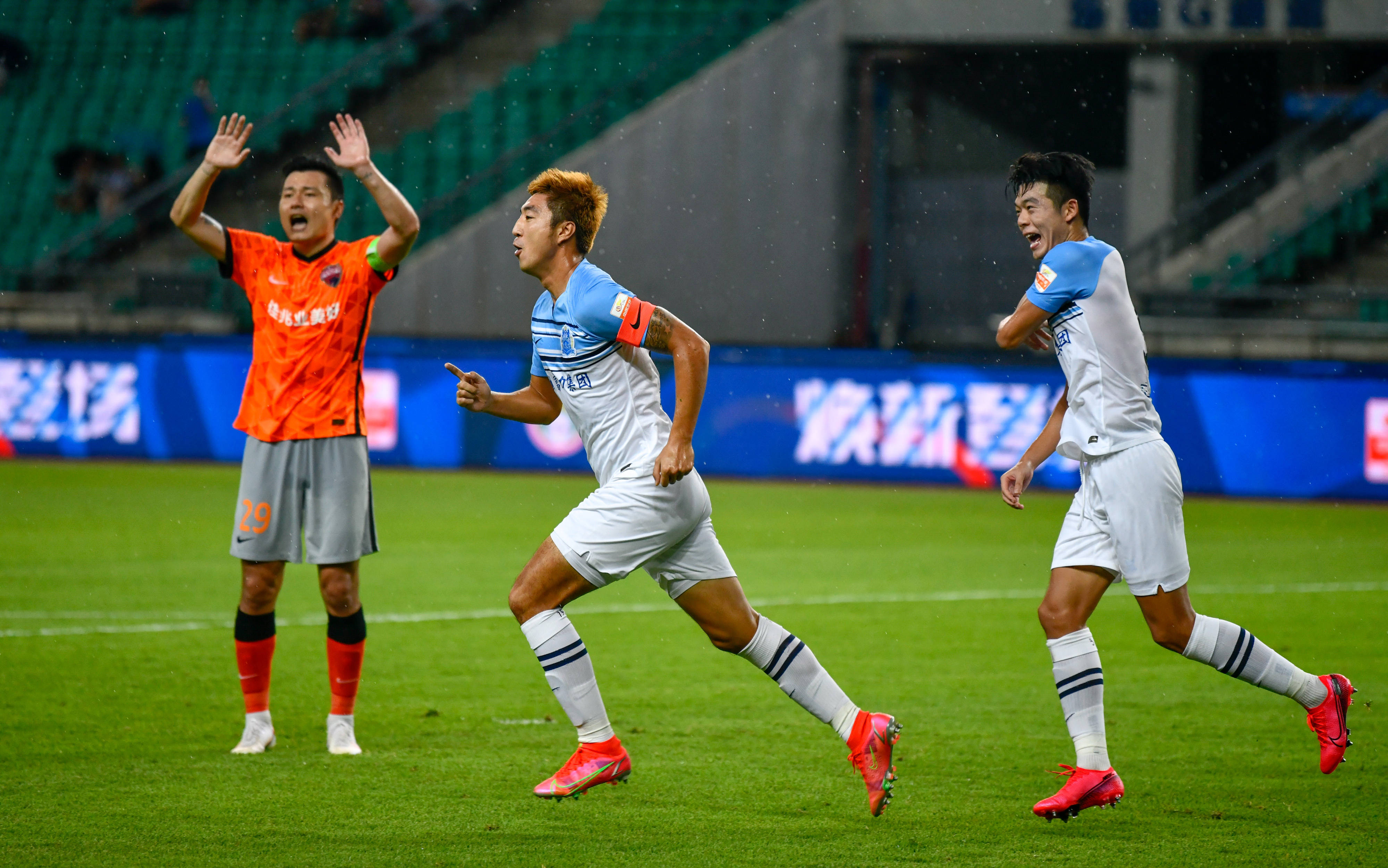 星空体育官方入口-深圳队爆发神级表现，欧洲杯被彻底压制，碾压的简单介绍