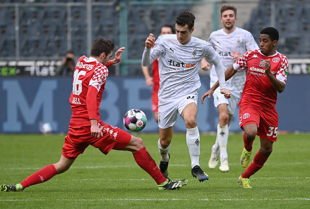 门兴格拉德巴赫实现逆转,豪取三分的简单介绍 门兴格拉德巴赫实现逆转,豪取三分的简单介绍