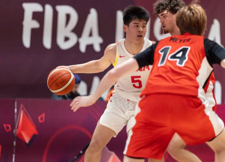 星空体育课程-关于篮球世界杯新赛季揭幕，精彩比赛层出不穷的信息