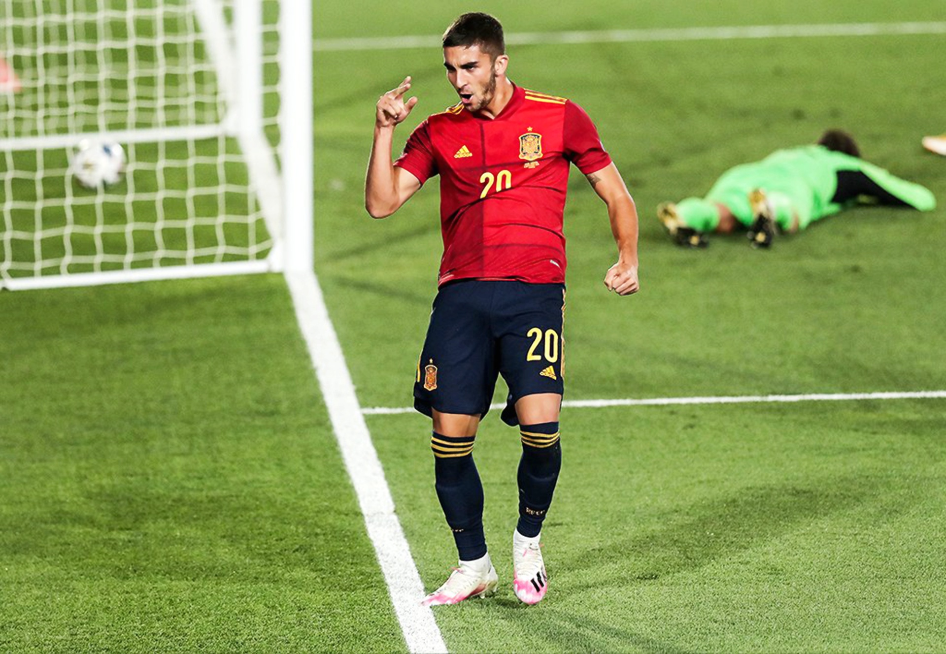 德国足球队在国际比赛中夺冠,展现强大实力 德国足球队在国际比赛中夺冠,展现强大实力