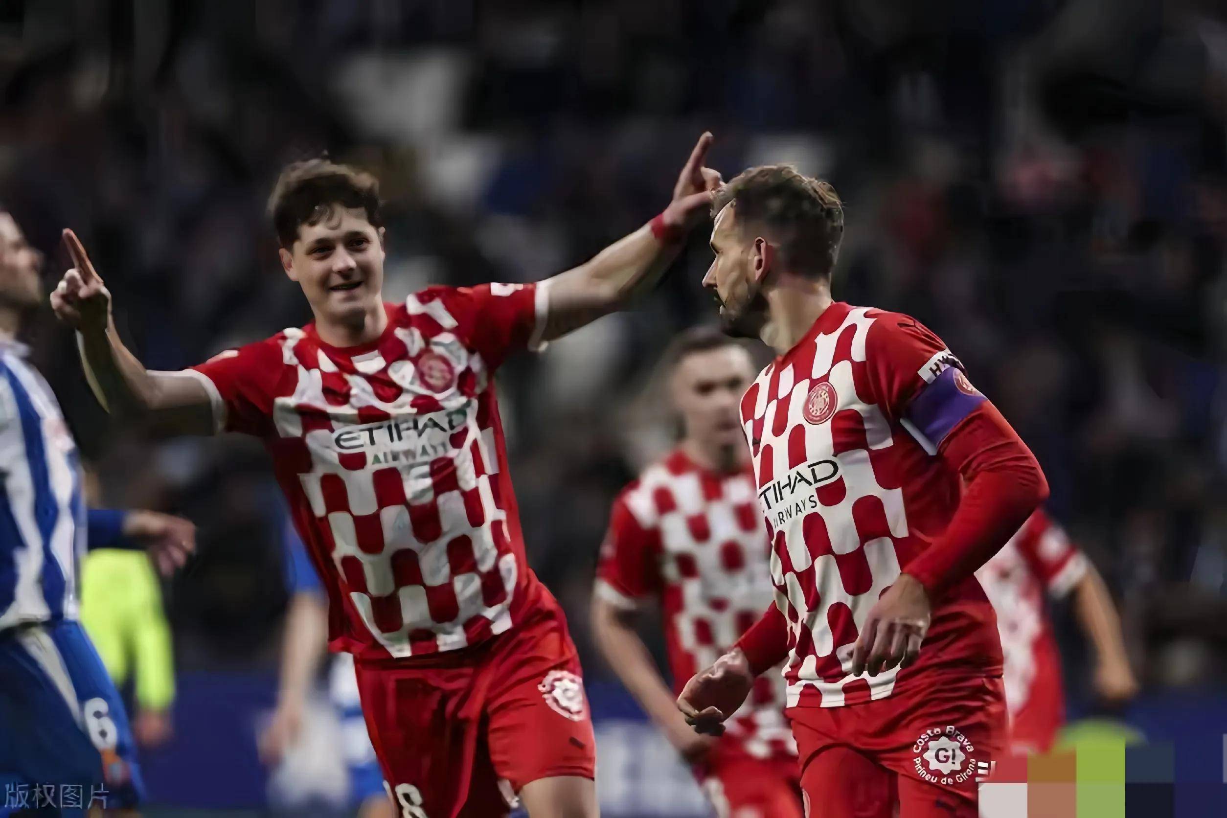 星空体育官方-赫罗纳前锋梅开二度，帮助球队获胜