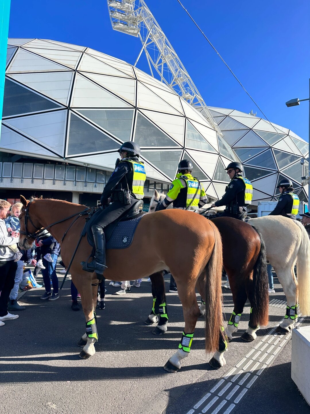 星空体育网址-足球比赛中的紧张气氛让现场气氛紧张又激烈的简单介绍