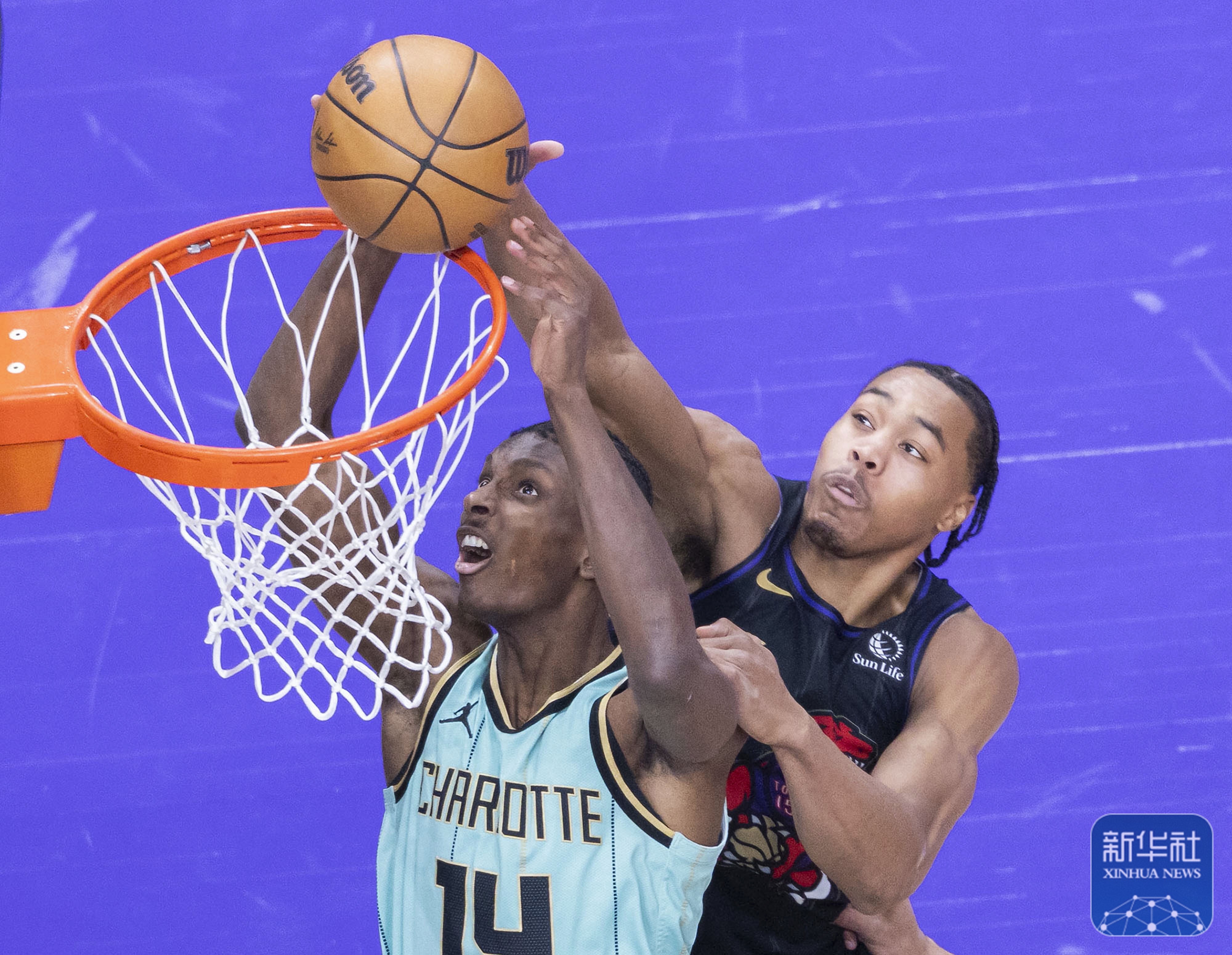 星空体育官网入口-包含猛龙东部决赛连胜，迎接东部冠军赛挑战的词条