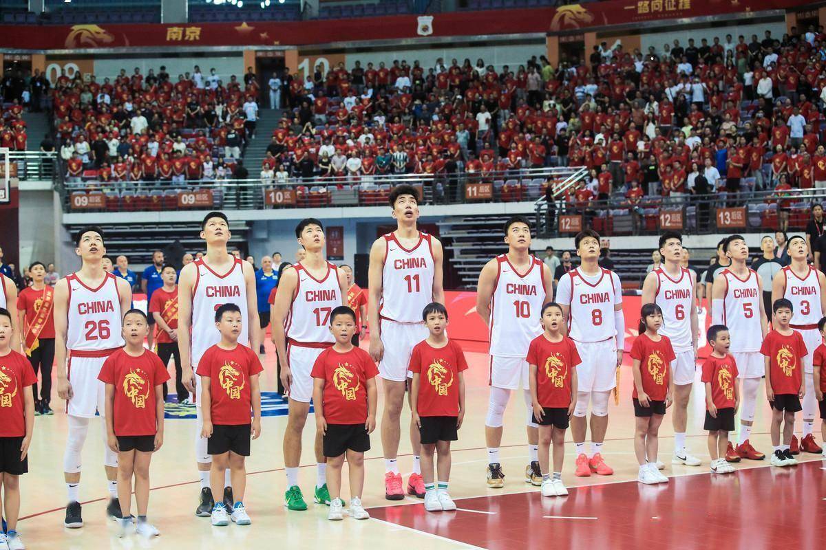 星空体育教练-包含球队实现逆袭，篮球联赛大翻盘引热议的词条