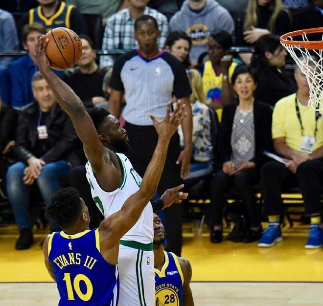 星空体育在线登录-关于凯尔特人遭遇横扫，考辛斯轮休伤情成谜的信息