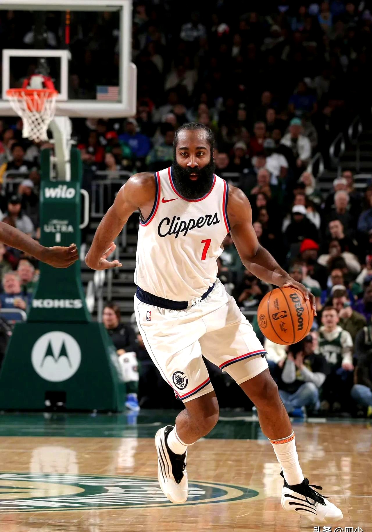 星空体育官网-包含快船客场惨败：双核心状态下滑受外界担忧的词条