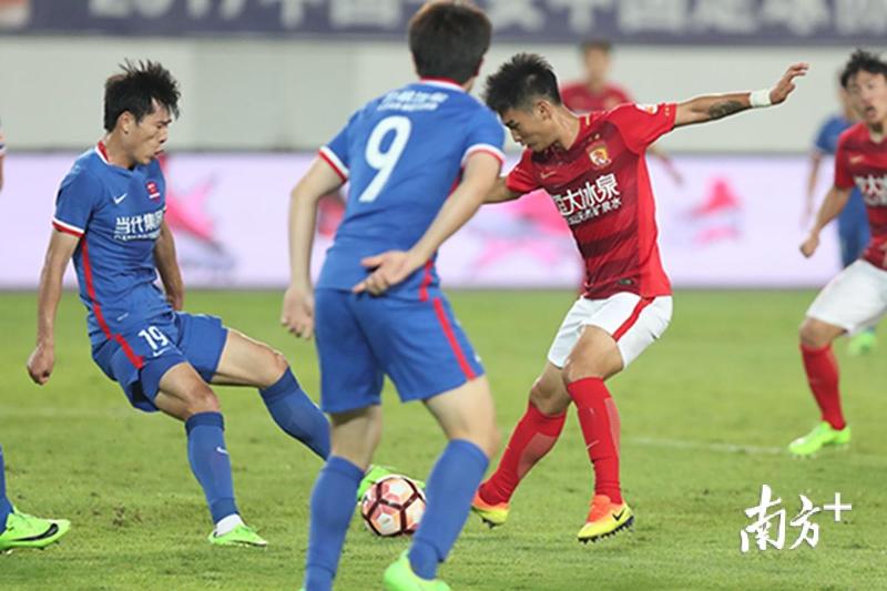 包含重庆力帆主场击败广州恒大,迎来胜利的词条 包含重庆力帆主场击败广州恒大,迎来胜利的词条