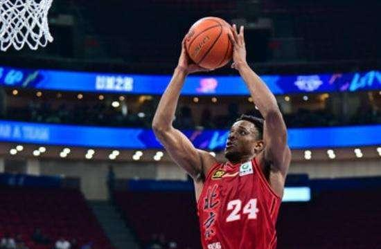 星空体育视频-江苏男篮主场不敌北京队，遭遇失利