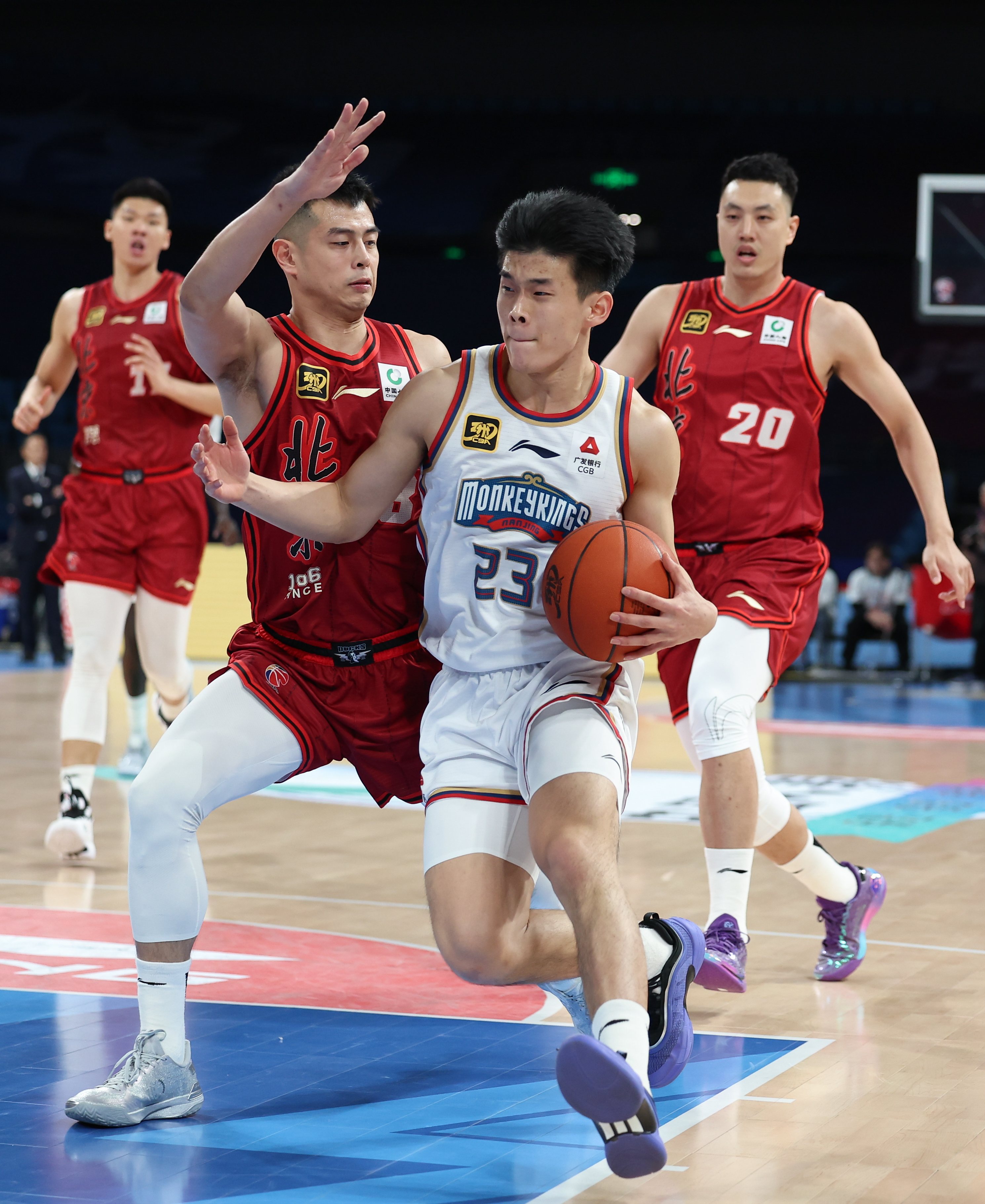 江苏男篮主场不敌北京队,遭遇失利 江苏男篮主场不敌北京队,遭遇失利