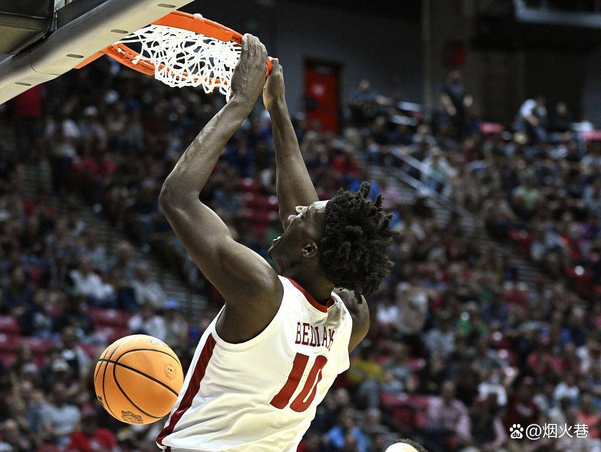 火箭苦战击败国王,哈登关键时刻致胜 火箭苦战击败国王,哈登关键时刻致胜