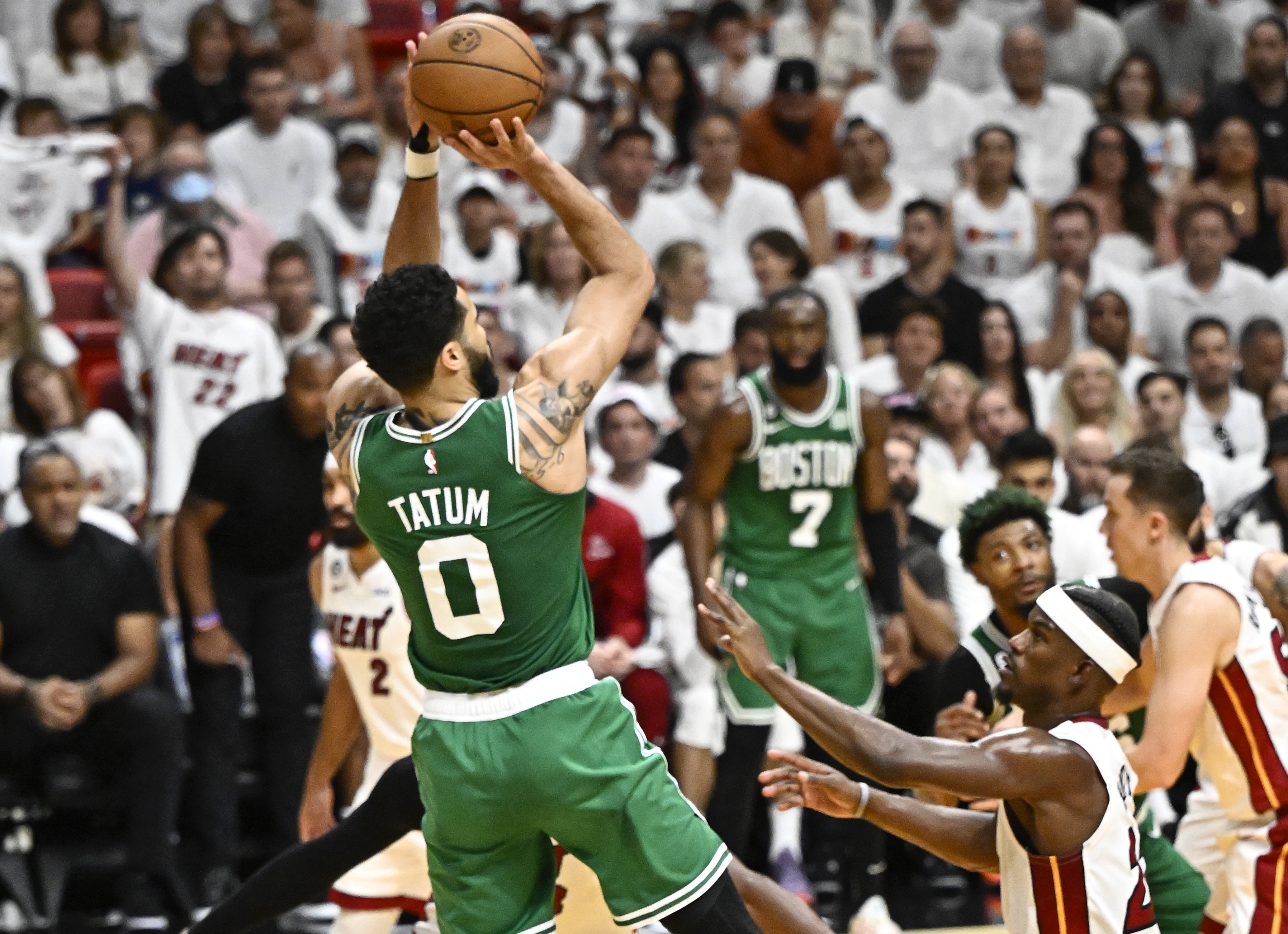 星空体育下载-热火再胜凯尔特人，继续追赶东部前列的简单介绍