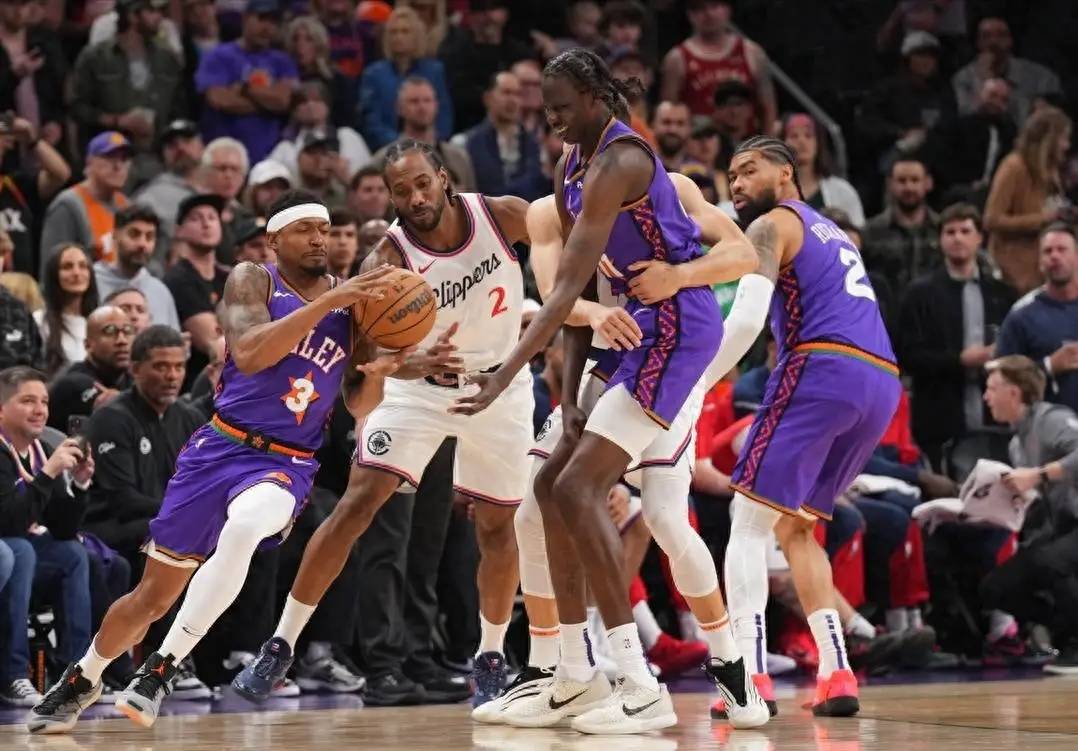 快船击败狂人取得胜利,莱昂纳德砍下32分的简单介绍 快船击败狂人取得胜利,莱昂纳德砍下32分的简单介绍