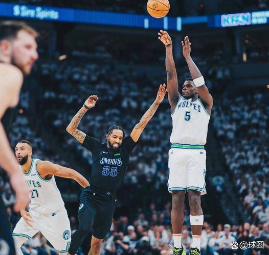 篮网大胜独行侠,取得五连胜 篮网大胜独行侠,取得五连胜