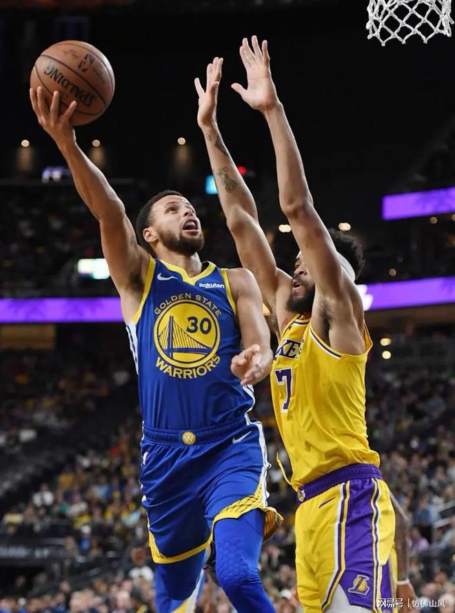 勇士主场大胜开拓者，取得领先地位