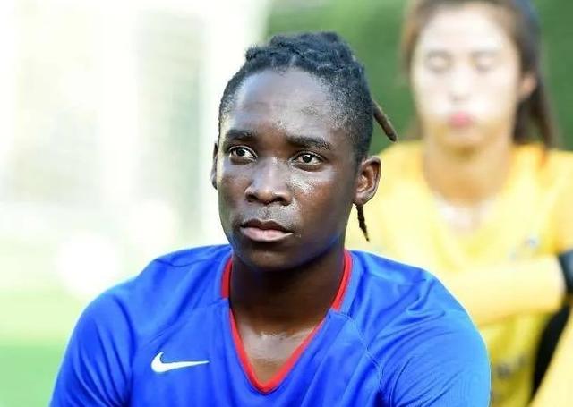 印度女足锦标赛中一位年轻球员表现抢眼 印度女足锦标赛中一位年轻球员表现抢眼